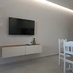 Dimitros Ii Apartman *