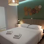 Dimitros Ii Apartman *